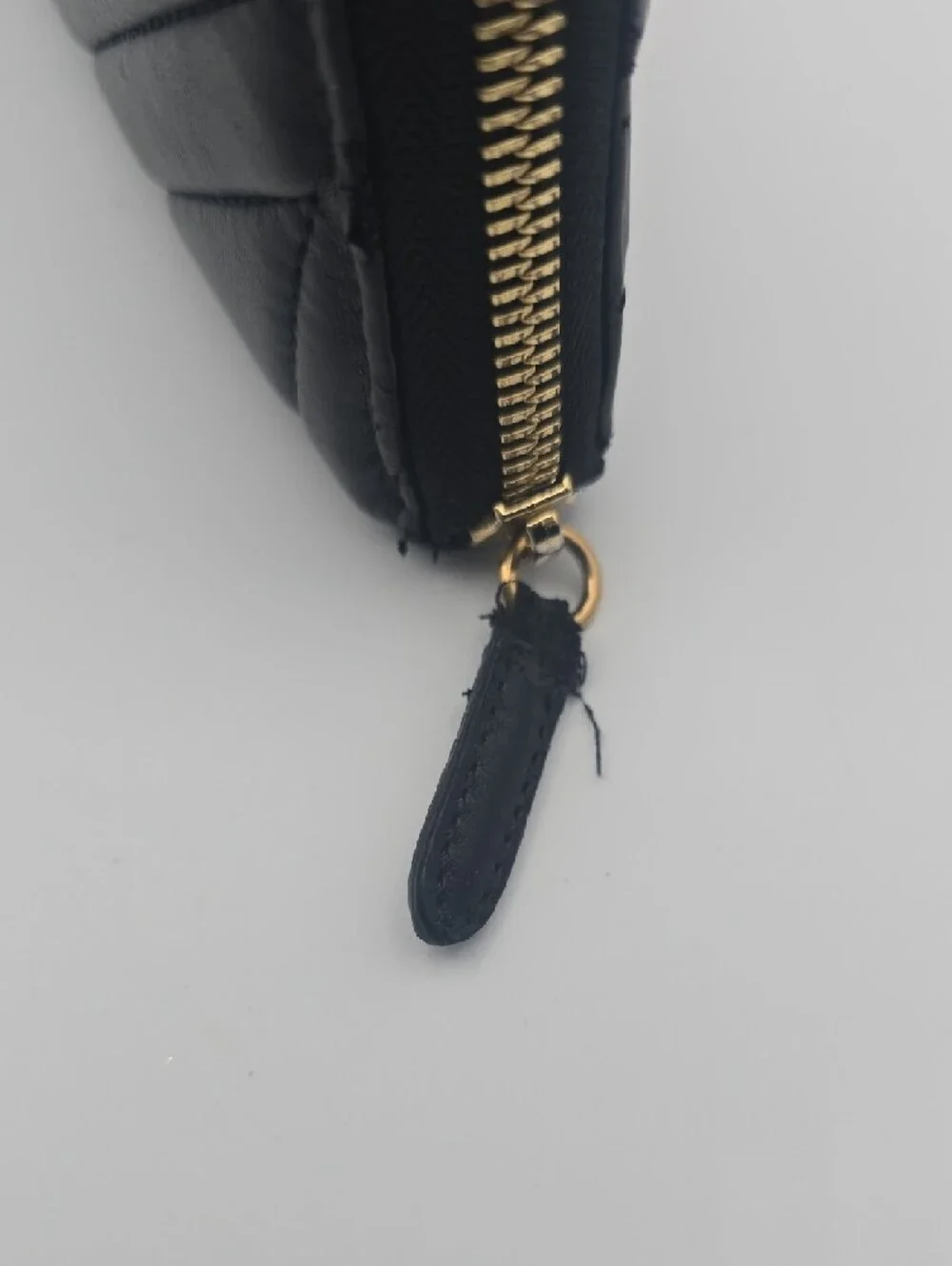 Stella McCartney Black Quilted Long Zip Wallet W/ Gold Star Accent (GOOD/FAIR)🌟